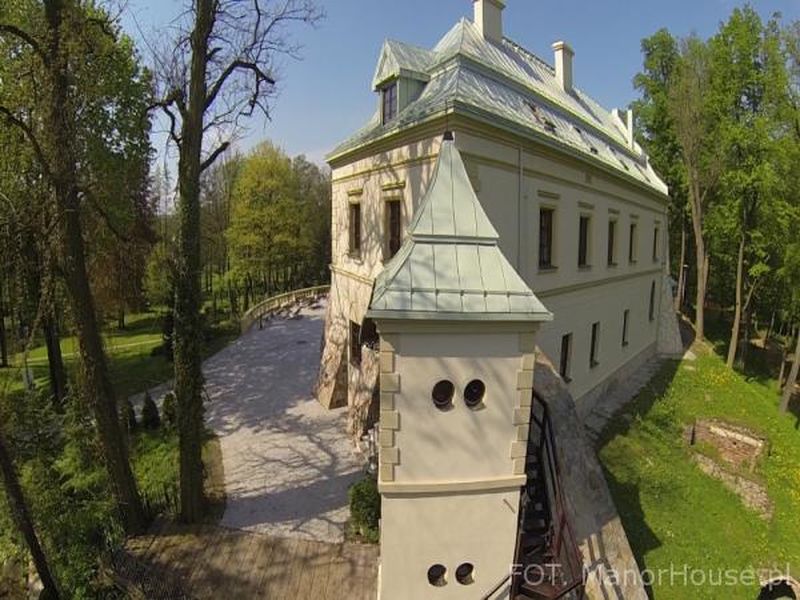Manor house w Chlewiskach 1